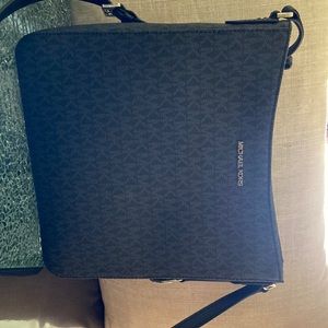 Michael Kors “Jet Set” Cross Body Bag